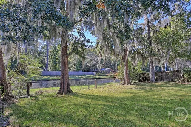 $369,500 | 105 Laurens Lane, Savannah, GA 31419