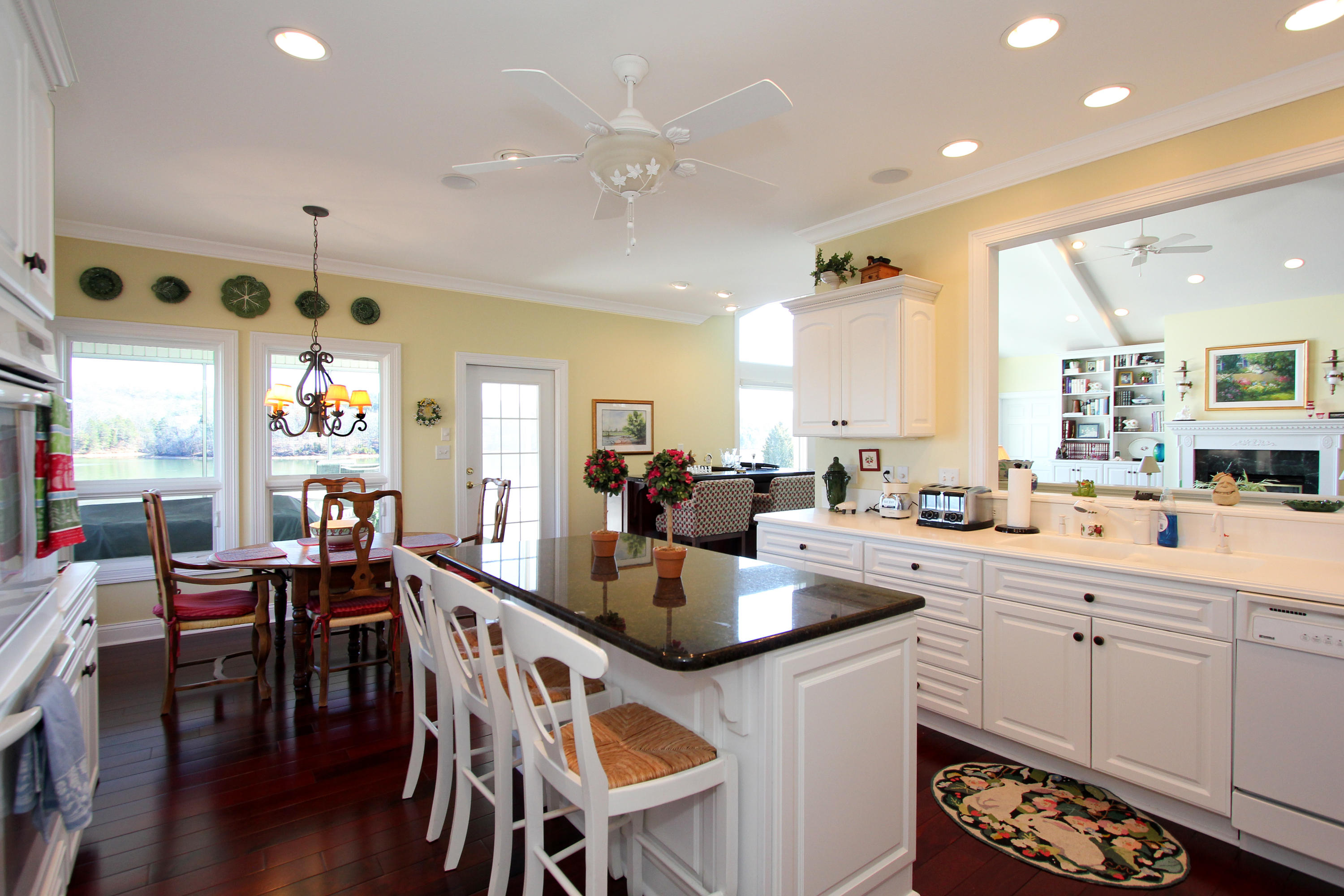 219 Sequoyah Road Loudon, TN 37774 - Photo 15 of 40 Kitchen V4