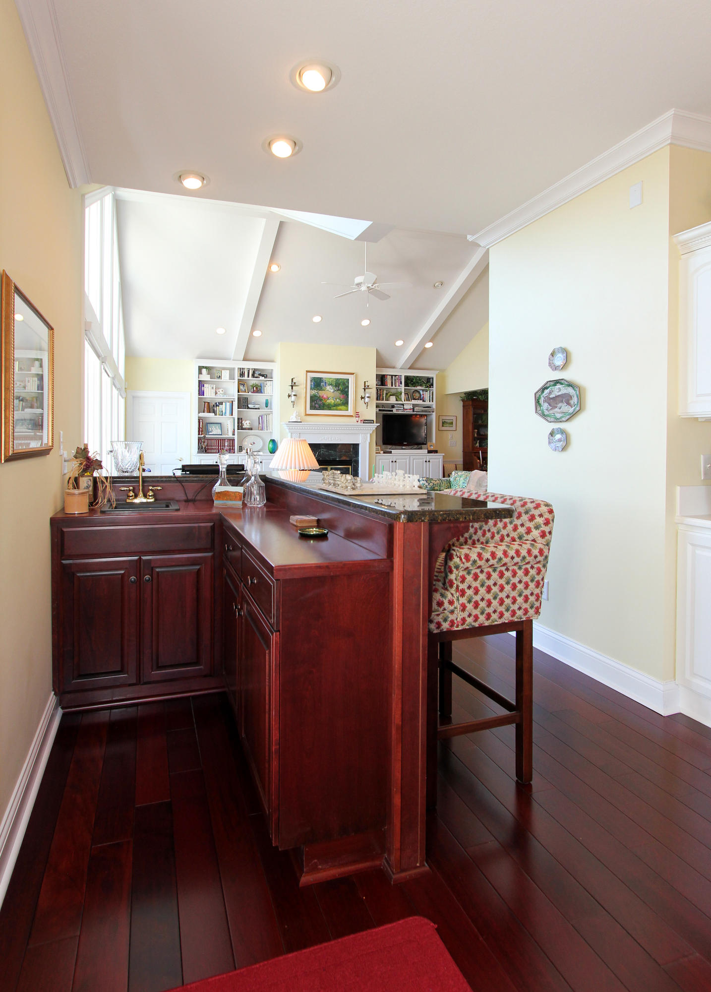 219 Sequoyah Road Loudon, TN 37774 - Photo 17 of 40 Wet Bar V2