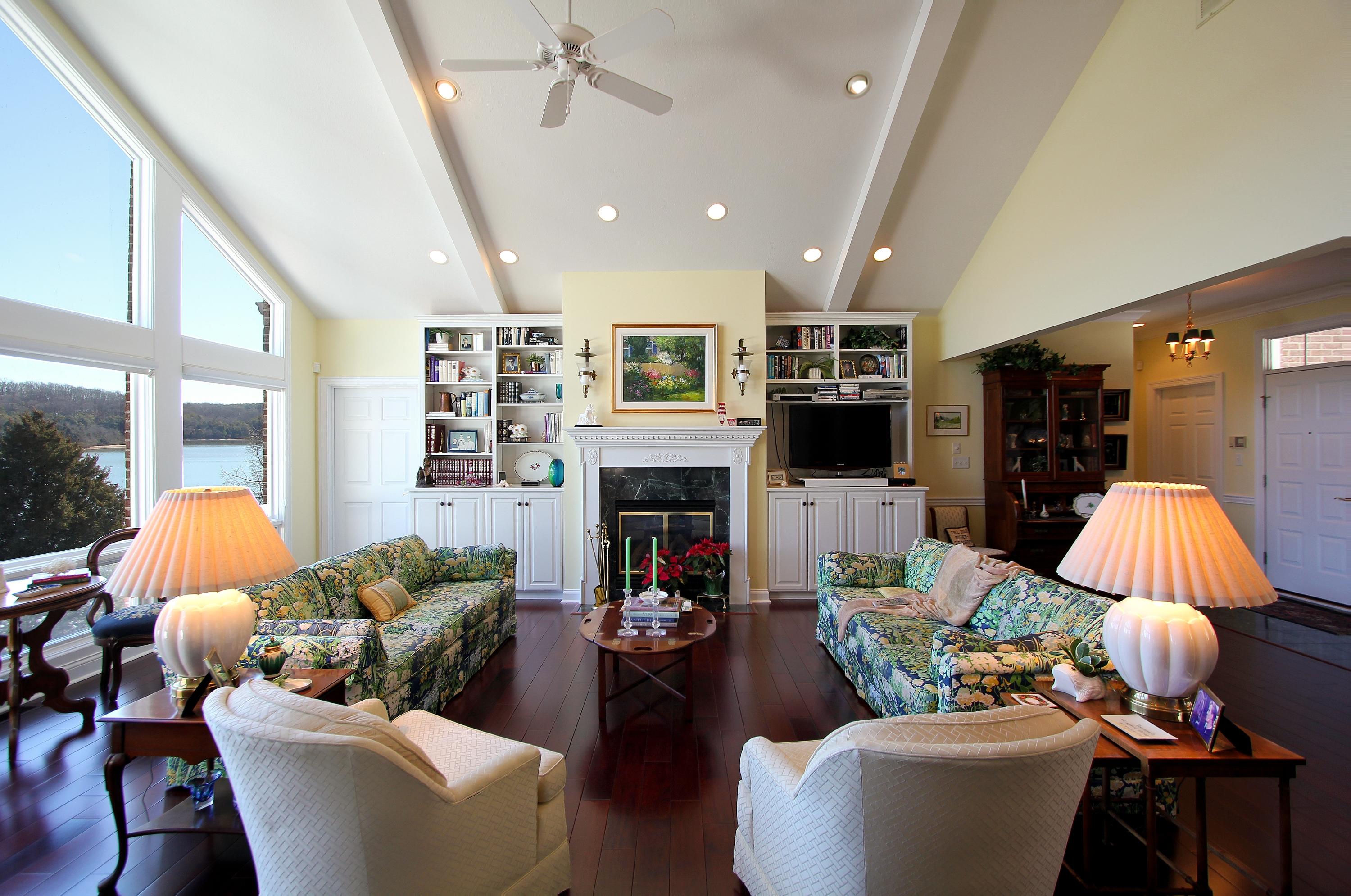 219 Sequoyah Road Loudon, TN 37774 - Photo 7 of 40 Great Room V2