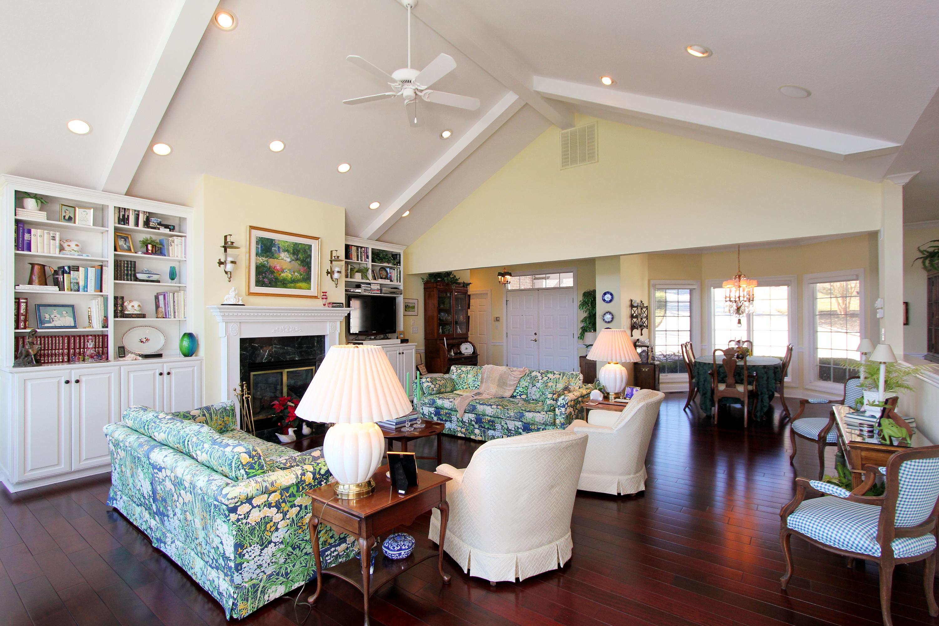 219 Sequoyah Road Loudon, TN 37774 - Photo 8 of 40 07_SequoyahRoad_219_GreatRoomV3