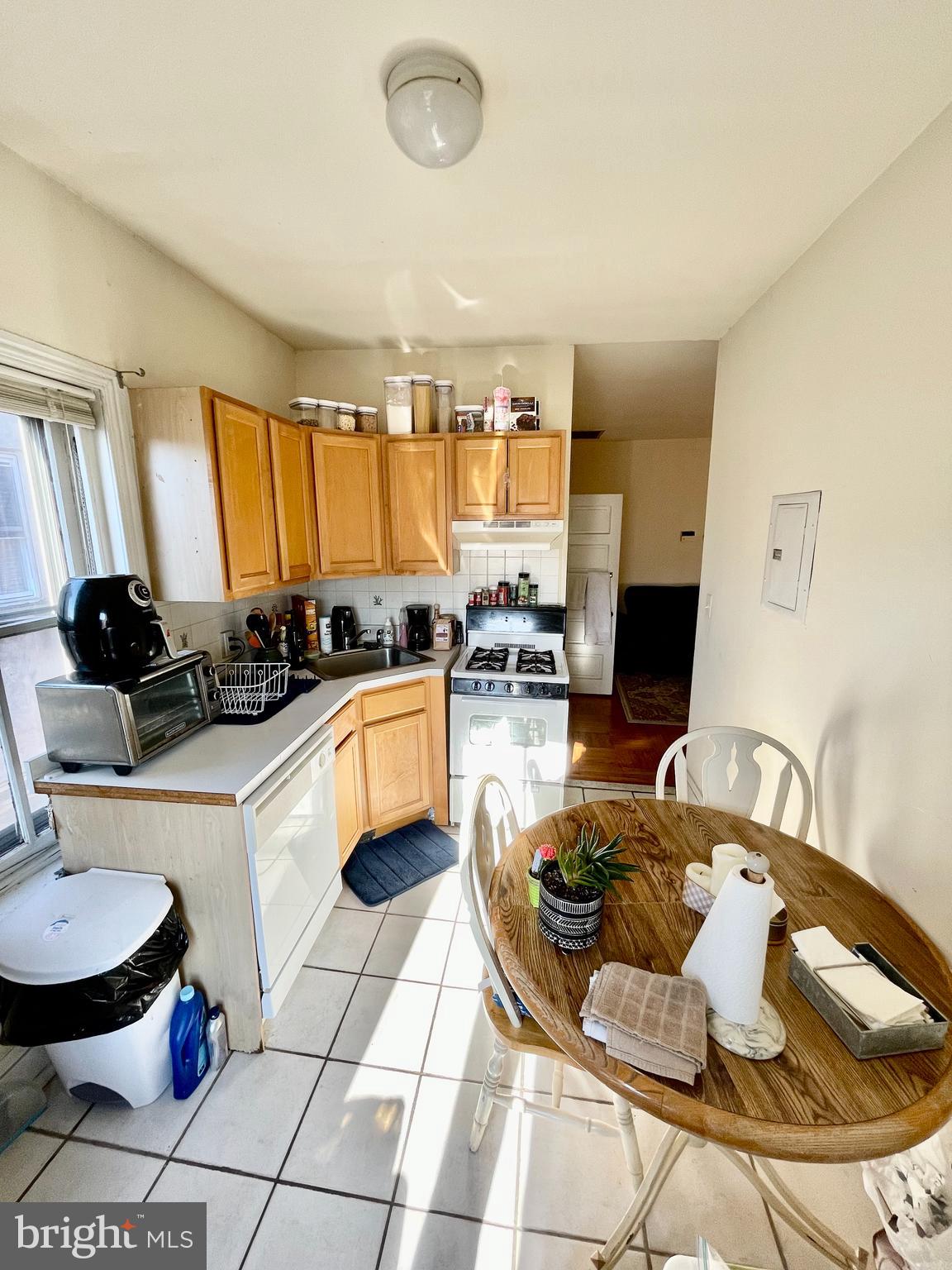 4253 Ridge Avenue, Unit 3F Philadelphia, PA 19129 - Photo 5 of 10