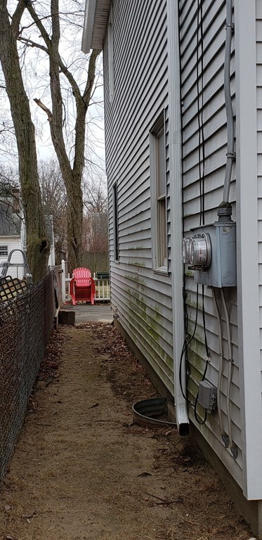 55-57 Victoria Street Springfield, MA 01104 - Photo 2 of 21