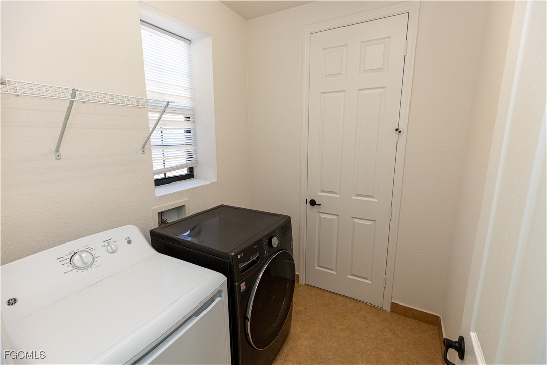 11660 Meadowrun Circle Fort Myers, FL 33913 - Photo 24 of 46