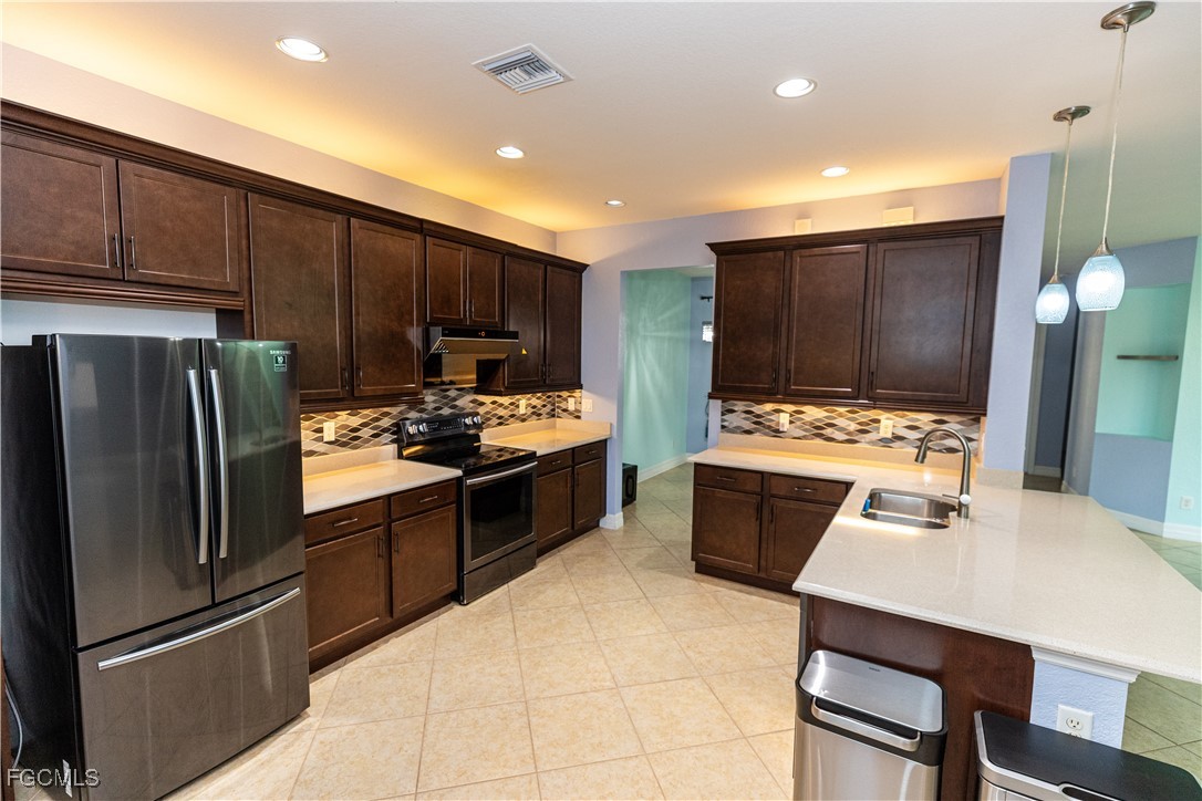 11660 Meadowrun Circle Fort Myers, FL 33913 - Photo 3 of 46