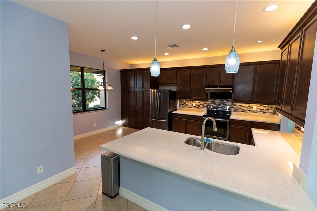 11660 Meadowrun Circle Fort Myers, FL 33913 - Photo 4 of 46