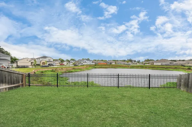 $2,100 | 1110 Bending Trail Drive, Tomball, TX 77375