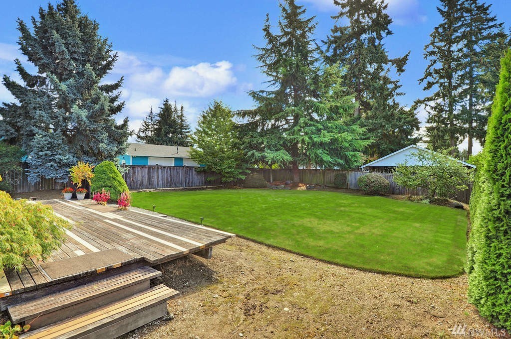 2323 Northeast 27th Street Renton, WA 98056 - Photo 3 of 18