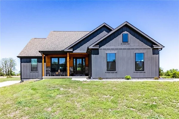 $599,900 | 53 Northwest 150th Road, Warrensburg, MO 64093