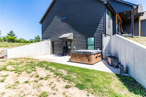 $599,900 | 53 Northwest 150th Road, Warrensburg, MO 64093
