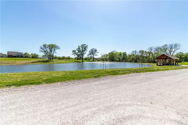 $599,900 | 53 Northwest 150th Road, Warrensburg, MO 64093