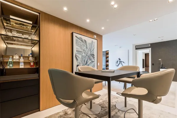 $27,000 | 300 Biscayne Blvd Way, Unit 5105W, Miami, FL 33131