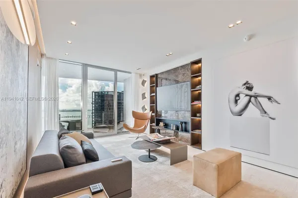 $27,000 | 300 Biscayne Blvd Way, Unit 5105W, Miami, FL 33131