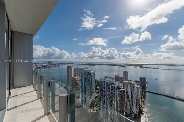 $27,000 | 300 Biscayne Blvd Way, Unit 5105W, Miami, FL 33131