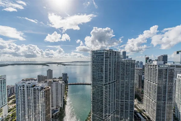 $27,000 | 300 Biscayne Blvd Way, Unit 5105W, Miami, FL 33131