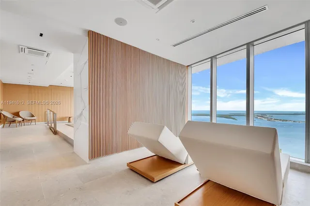 $27,000 | 300 Biscayne Blvd Way, Unit 5105W, Miami, FL 33131