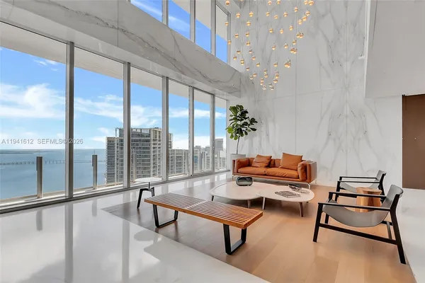$27,000 | 300 Biscayne Blvd Way, Unit 5105W, Miami, FL 33131