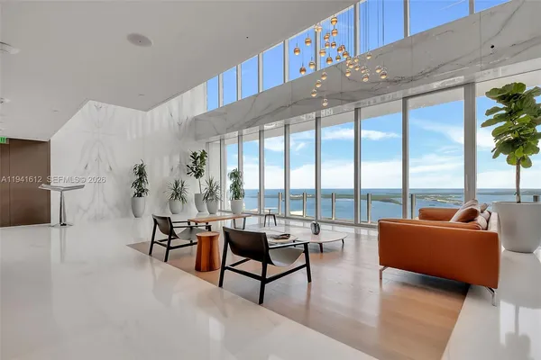 $27,000 | 300 Biscayne Blvd Way, Unit 5105W, Miami, FL 33131