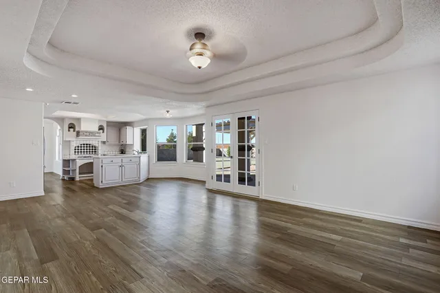 an empty room with a empty space