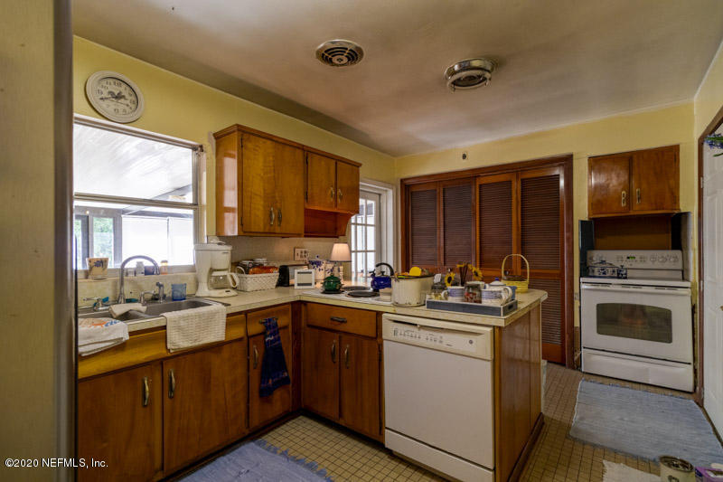 2551 Gayland Road Jacksonville, FL 32218 - Photo 4 of 45 Kitchen