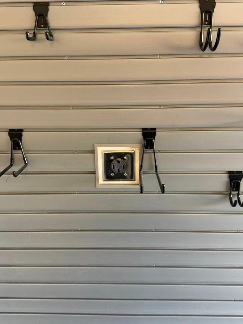 390 Riesling Avenue, Unit 21 Milpitas, CA 95035 - Photo 36 of 48 a bathroom with a bathtub and shower