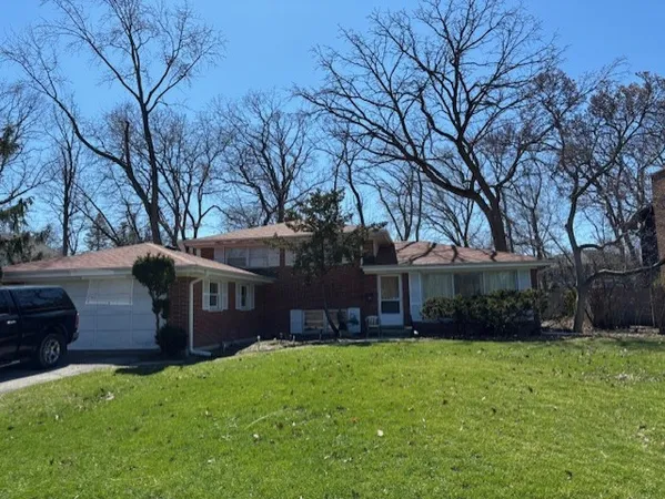 $425,000 | 411 Woodvale Avenue, Deerfield, IL 60015