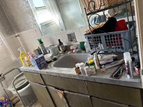 $425,000 | 411 Woodvale Avenue, Deerfield, IL 60015