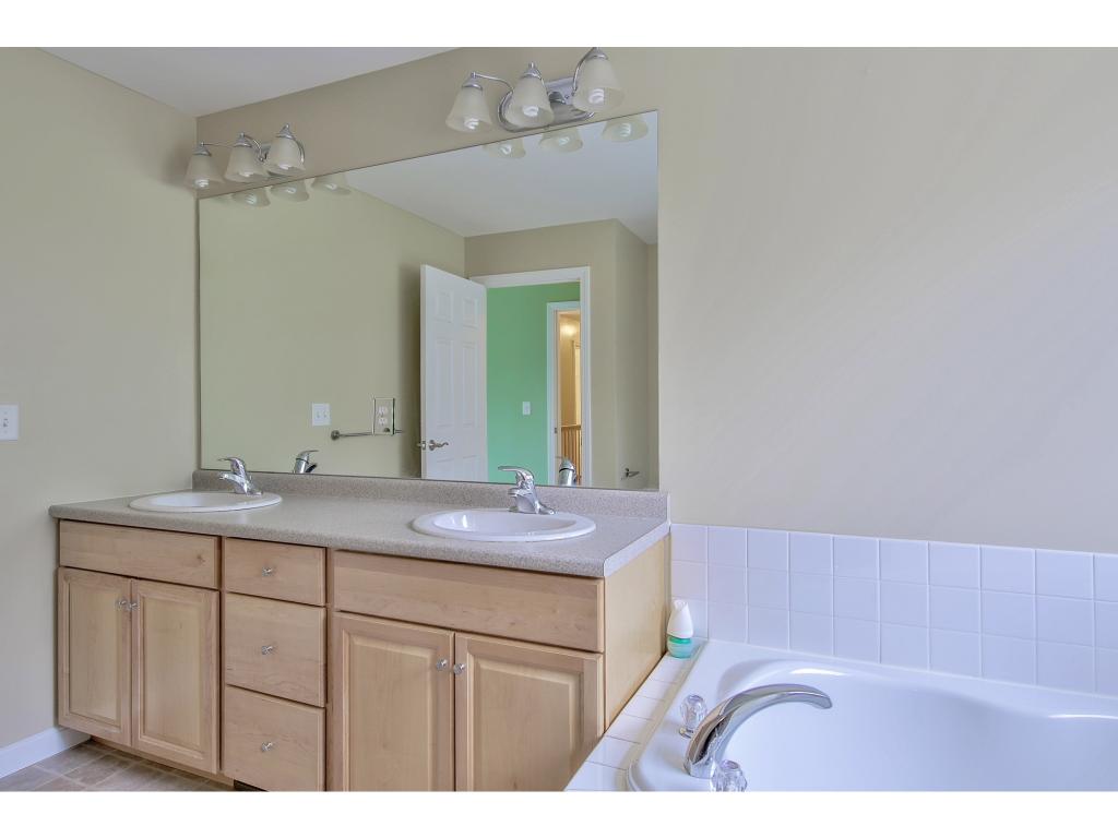 46 Grapevine Road Bedford, NH 03110 - Photo 14 of 24