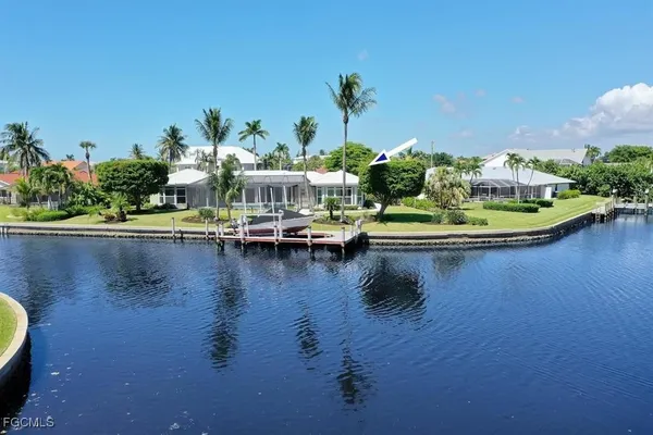 $2,750,000 | 924 Kings Crown Drive, Sanibel, FL 33957