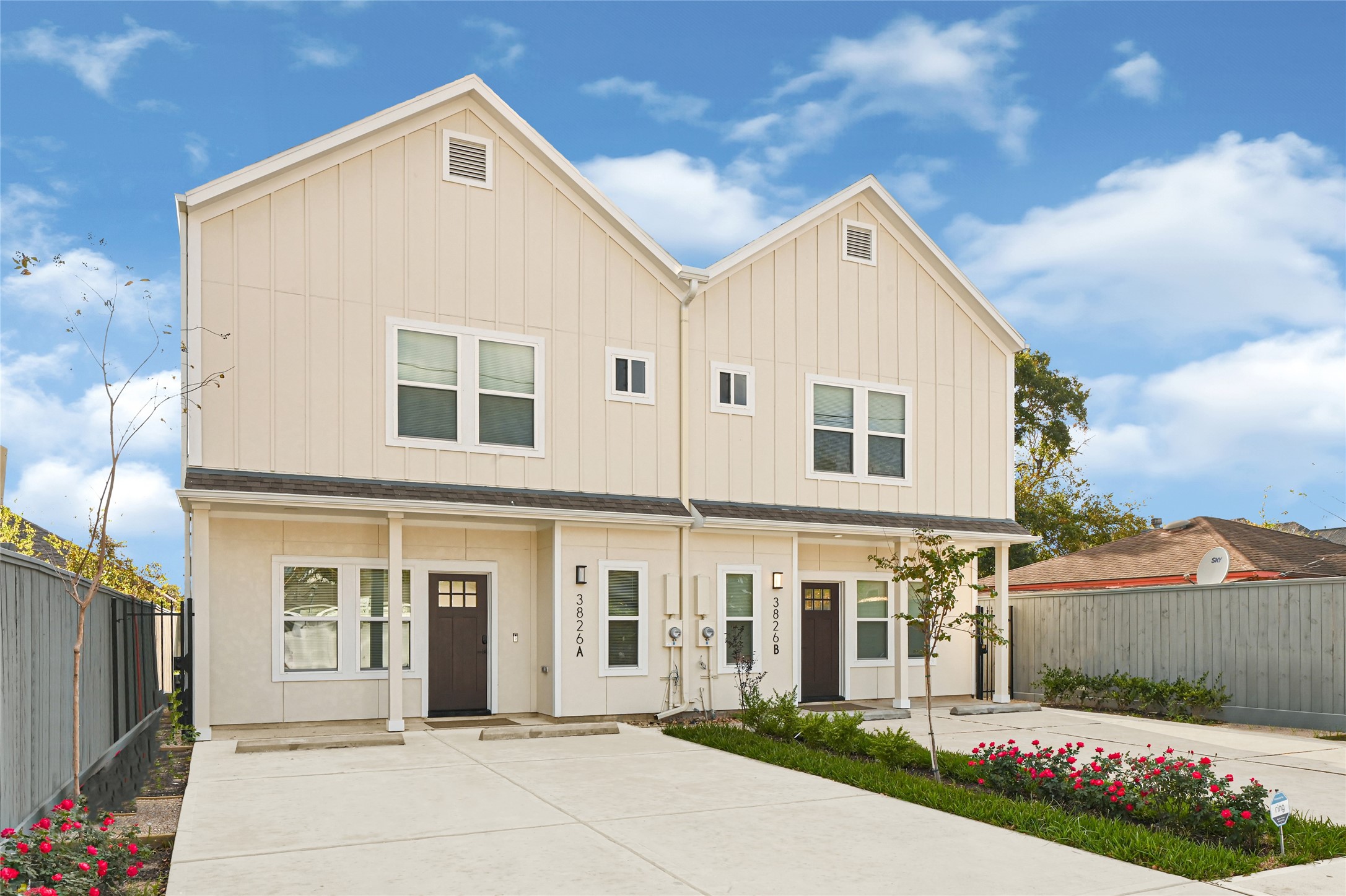 3834 Mt Pleasant Street Houston, TX 77021 - Photo 1 of 33 a front view of a house with a yard