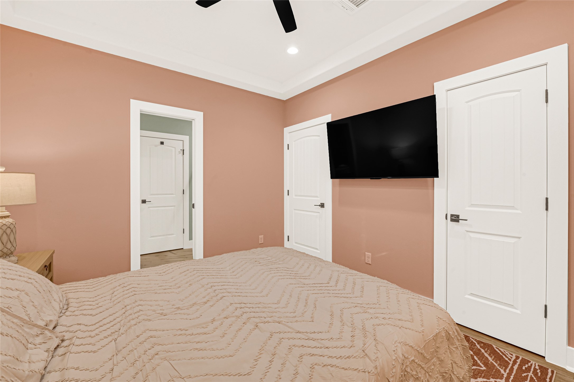 3834 Mt Pleasant Street Houston, TX 77021 - Photo 32 of 33 a bedroom with a bed and a flat screen tv