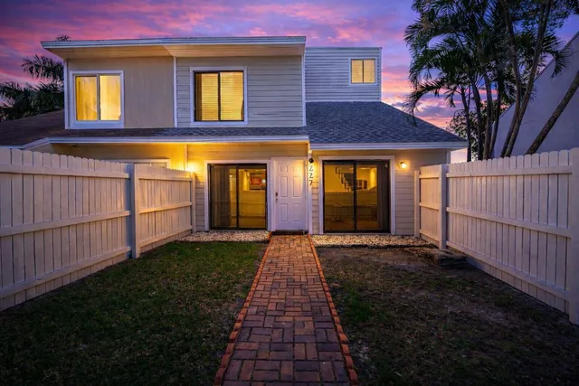 $2,500 | 9227 Green Meadows Way, Palm Beach Gardens, FL 33418