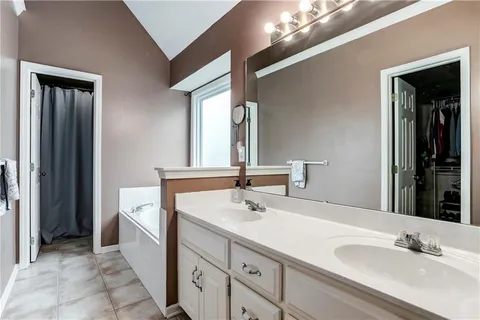 $400,000 | 21513 West 52nd Street, Shawnee, KS 66226