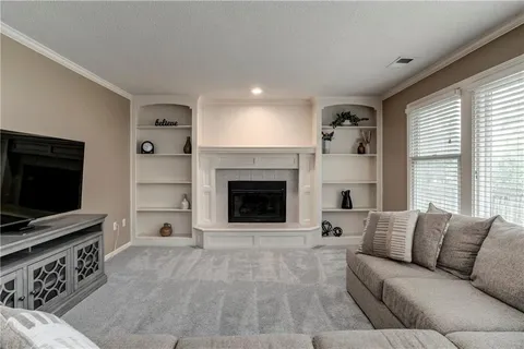 $400,000 | 21513 West 52nd Street, Shawnee, KS 66226