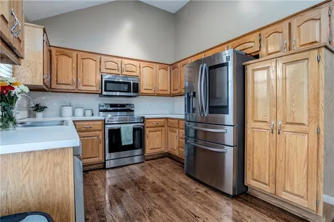 $400,000 | 21513 West 52nd Street, Shawnee, KS 66226