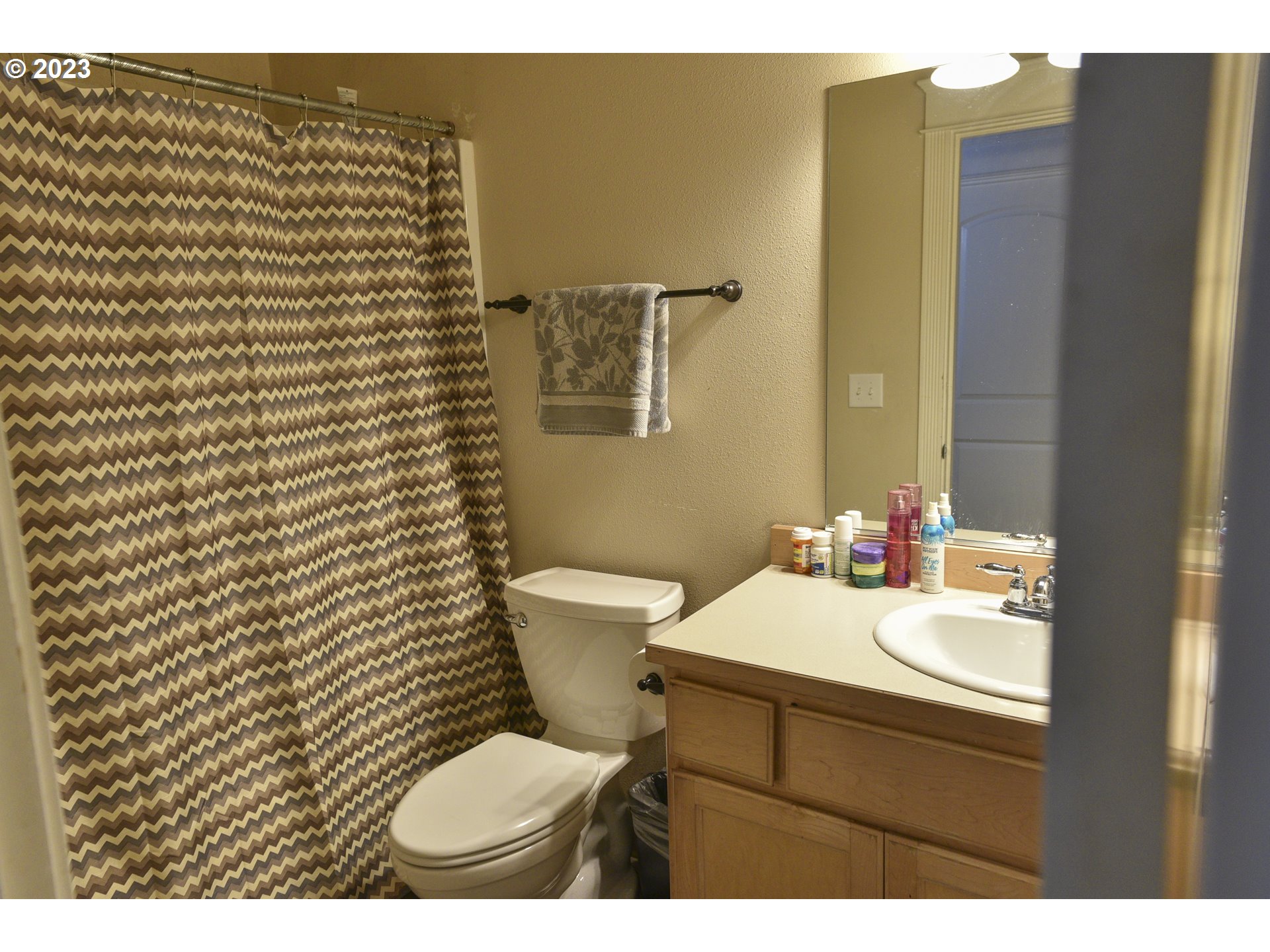 6790 Jacob Lane Springfield, OR 97478 - Photo 25 of 30 a bathroom with a sink and a toilet