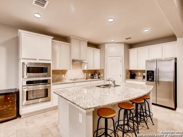 $2,400 | 8943 High Branch, San Antonio, TX 78254