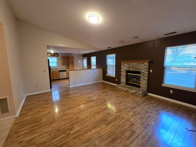 $1,900 | 235 Spring Forest Court, Fort Wayne, IN 46804