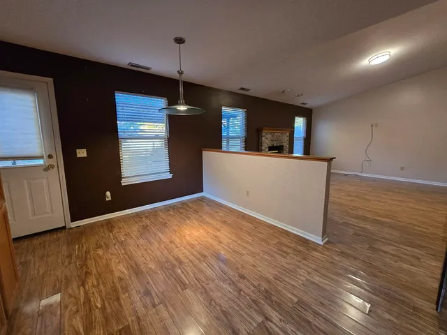 $1,900 | 235 Spring Forest Court, Fort Wayne, IN 46804