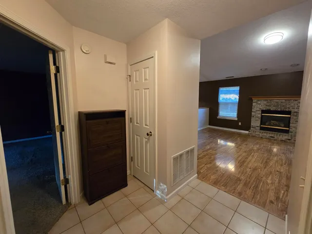 $1,900 | 235 Spring Forest Court, Fort Wayne, IN 46804