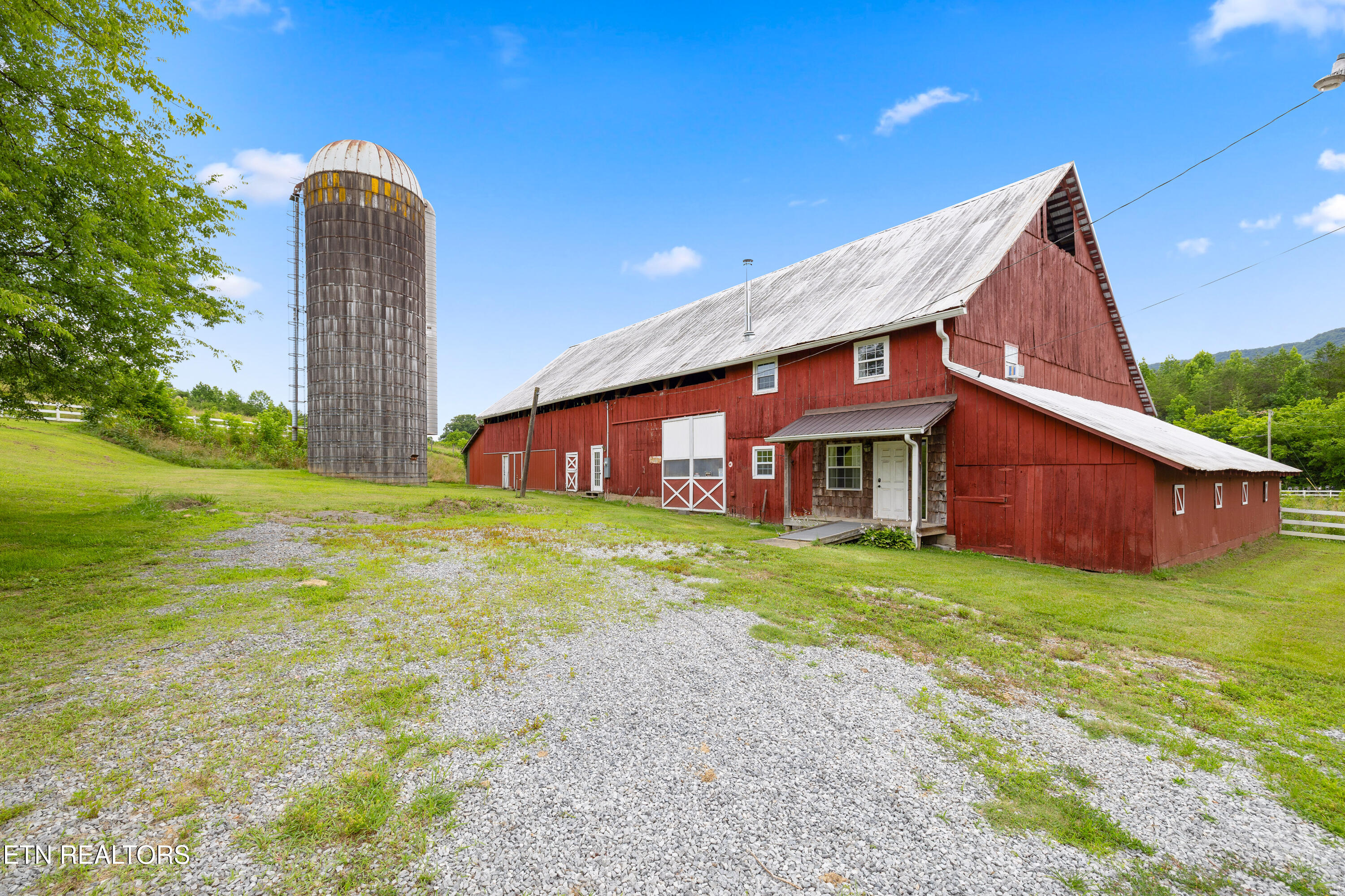 1640 Munsey Hatcher Road Seymour, TN 37865 - Photo 43 of 60 Barn