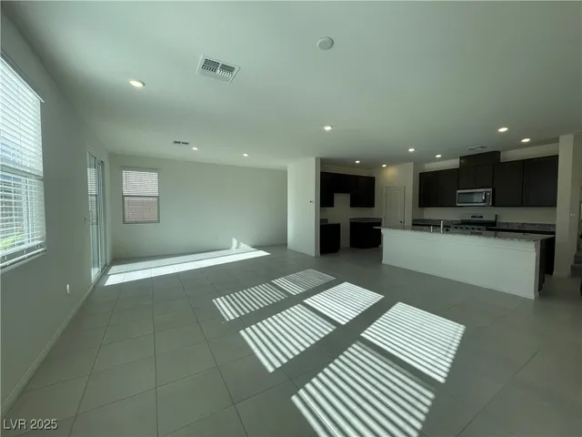 $2,300 | 4217 Zilker Pk Avenue, North Las Vegas, NV 89081