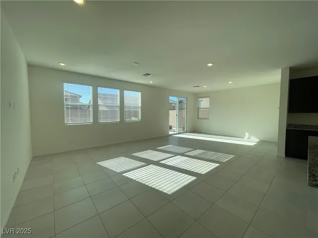 $2,300 | 4217 Zilker Pk Avenue, North Las Vegas, NV 89081