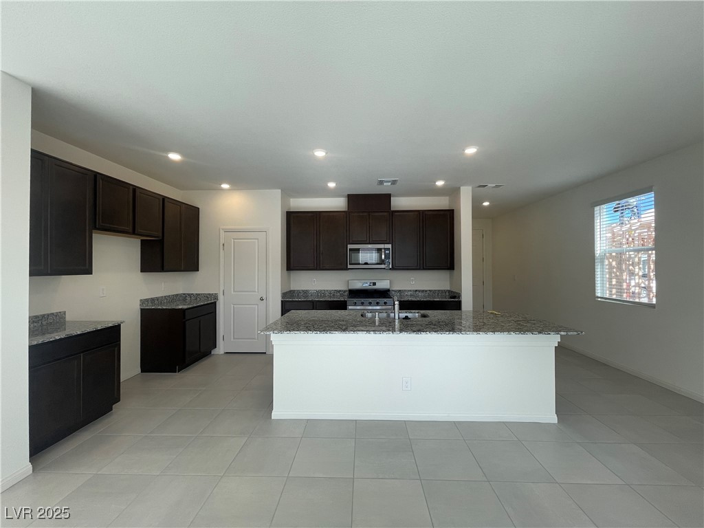 4217 Zilker Pk Avenue North Las Vegas, NV 89081 - Photo 7 of 24