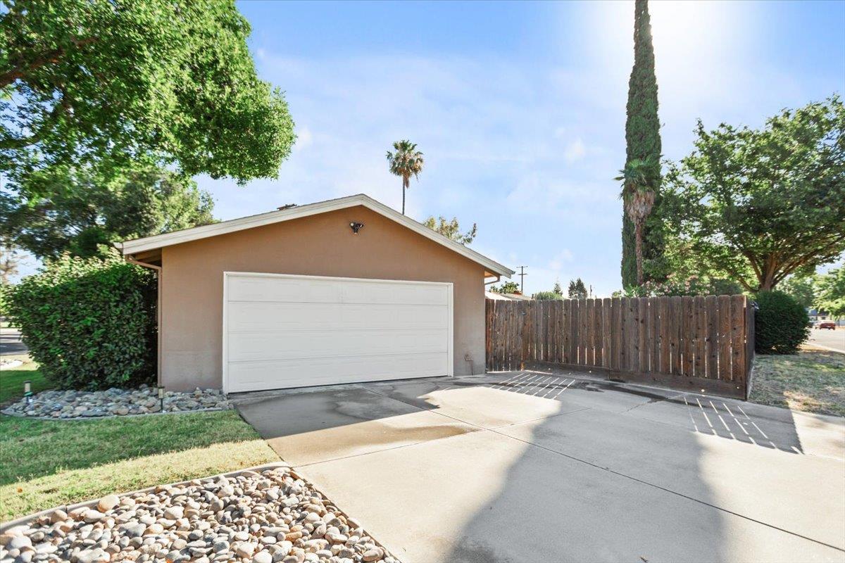 1008 Phelps Avenue Modesto, CA 95350 - Photo 9 of 70