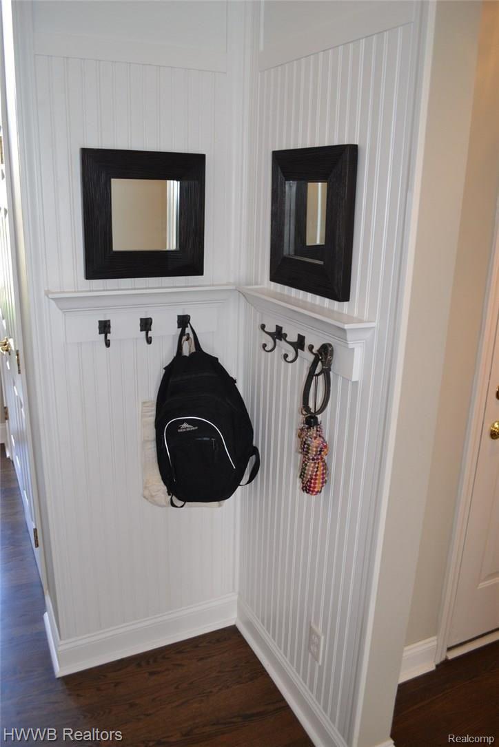 1789 Ring Neck Drive Rochester, MI 48307 - Photo 16 of 36 16-Bead Board in Hallway.JPG