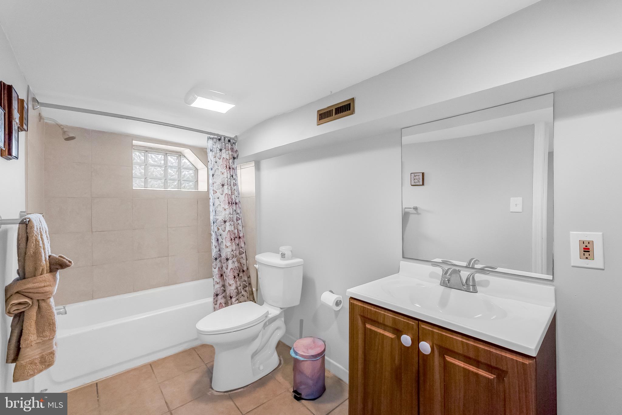 2831 Lake Avenue Baltimore, MD 21213 - Photo 20 of 25