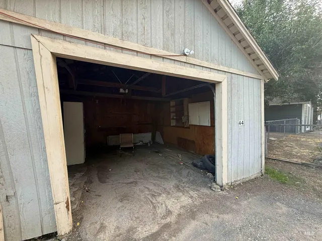 $249,900 | 444 East 4th Avenue, Glenns Ferry, ID 83623