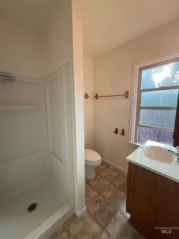 $249,900 | 444 East 4th Avenue, Glenns Ferry, ID 83623