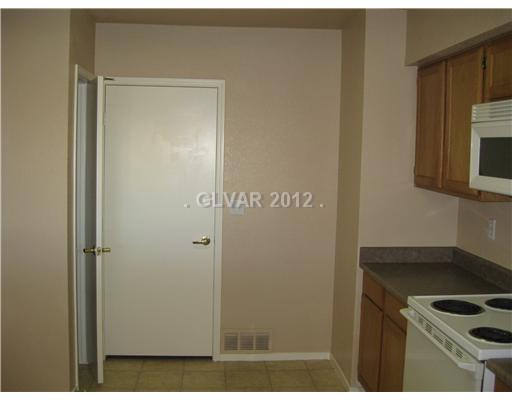 6650 West Warm Springs Road, Unit 2121 Las Vegas, NV 89118 - Photo 2 of 10 Kitchen.
